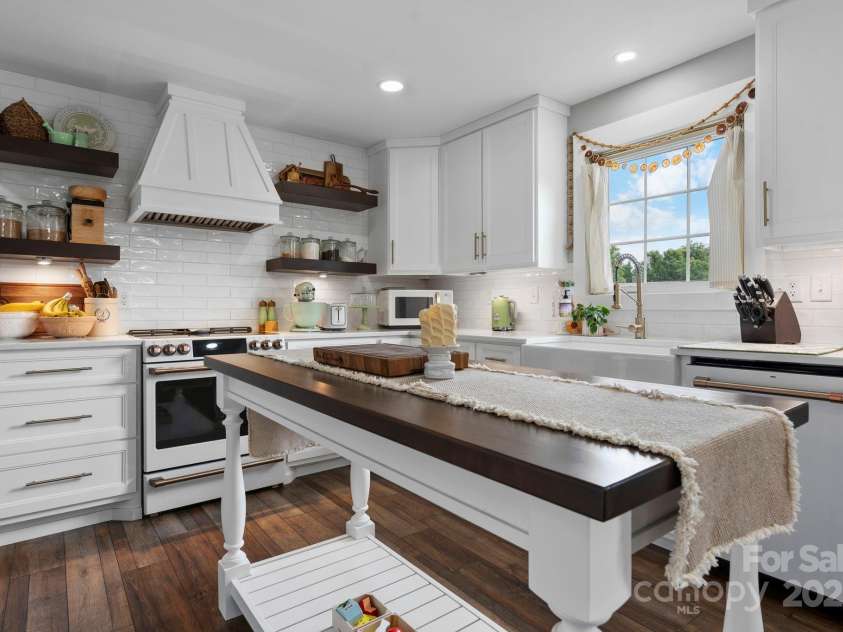 4180 Lower Cedar Valley Road, Hudson, NC 28638.  MLS# CAR4281005, YatesRealty ID 27112. 