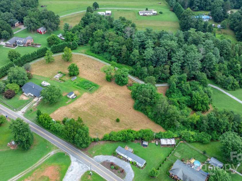 4180 Lower Cedar Valley Road, Hudson, NC 28638.  MLS# CAR4281005, YatesRealty ID 27112. 