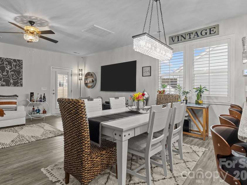 7172 Indigo Way, Denver, NC 28037.  MLS# CAR4384433, YatesRealty ID 27112. Dinning area