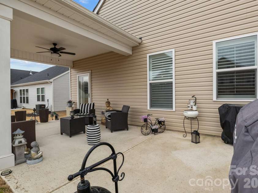 7172 Indigo Way, Denver, NC 28037.  MLS# CAR4384433, YatesRealty ID 27112. Extended Concrete patio