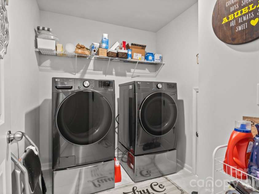 7172 Indigo Way, Denver, NC 28037.  MLS# CAR4384433, YatesRealty ID 27112. Laundry