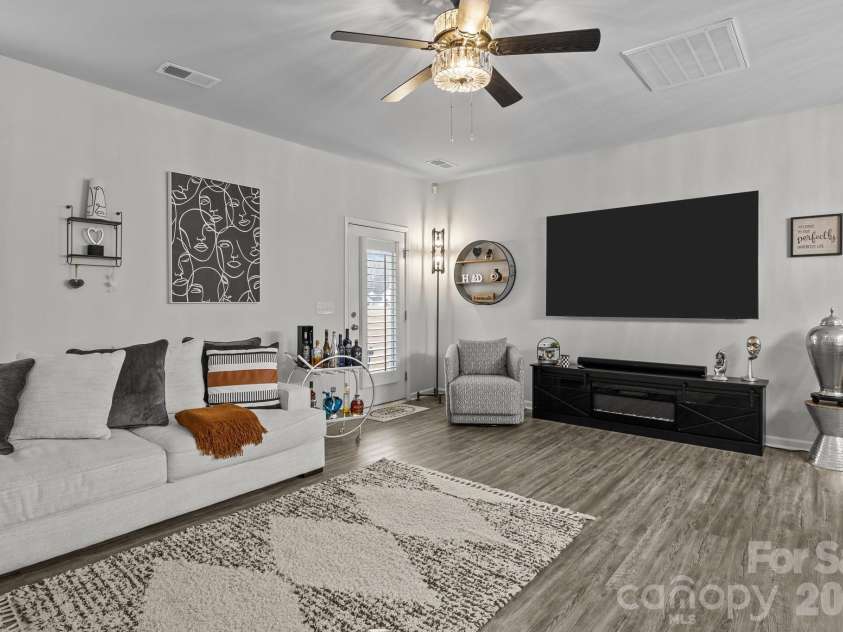 7172 Indigo Way, Denver, NC 28037.  MLS# CAR4384433, YatesRealty ID 27112. Living room