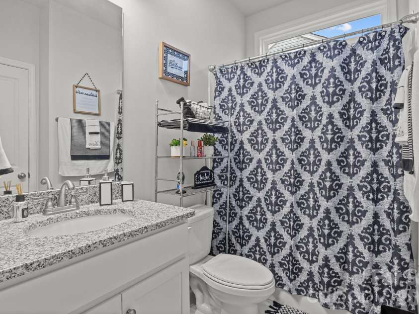 7172 Indigo Way, Denver, NC 28037.  MLS# CAR4384433, YatesRealty ID 27112. Main Floor Full Bathroom