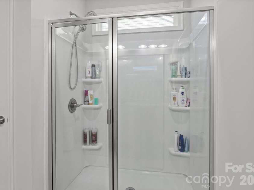 7172 Indigo Way, Denver, NC 28037.  MLS# CAR4384433, YatesRealty ID 27112. Primary Bathroom