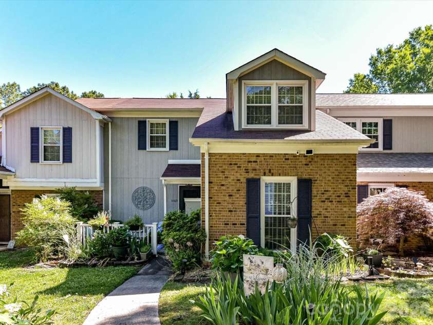 11103 Sevilla Court, Charlotte, NC 28226.  MLS# CAR4373110, YatesRealty ID 27113. 