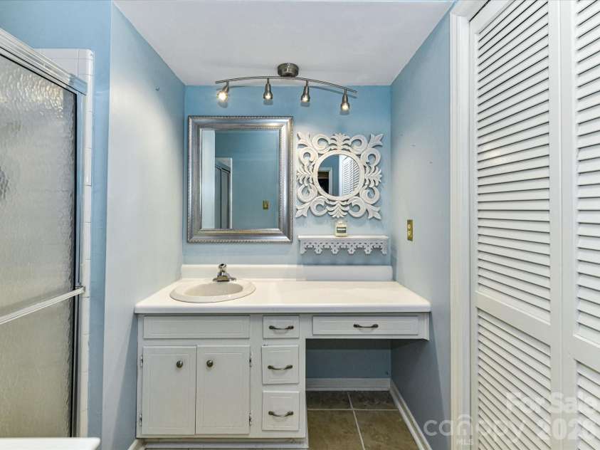 11103 Sevilla Court, Charlotte, NC 28226.  MLS# CAR4373110, YatesRealty ID 27113. 