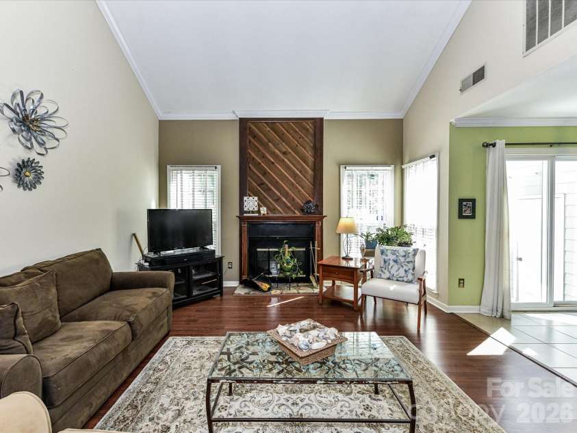 11103 Sevilla Court, Charlotte, NC 28226.  MLS# CAR4373110, YatesRealty ID 27113. 