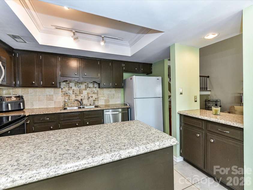 11103 Sevilla Court, Charlotte, NC 28226.  MLS# CAR4373110, YatesRealty ID 27113. 