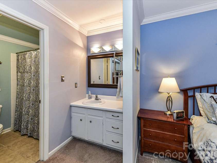 11103 Sevilla Court, Charlotte, NC 28226.  MLS# CAR4373110, YatesRealty ID 27113. 