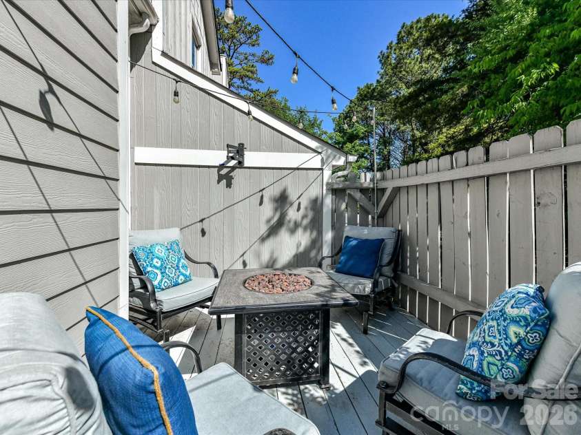 11103 Sevilla Court, Charlotte, NC 28226.  MLS# CAR4373110, YatesRealty ID 27113. 