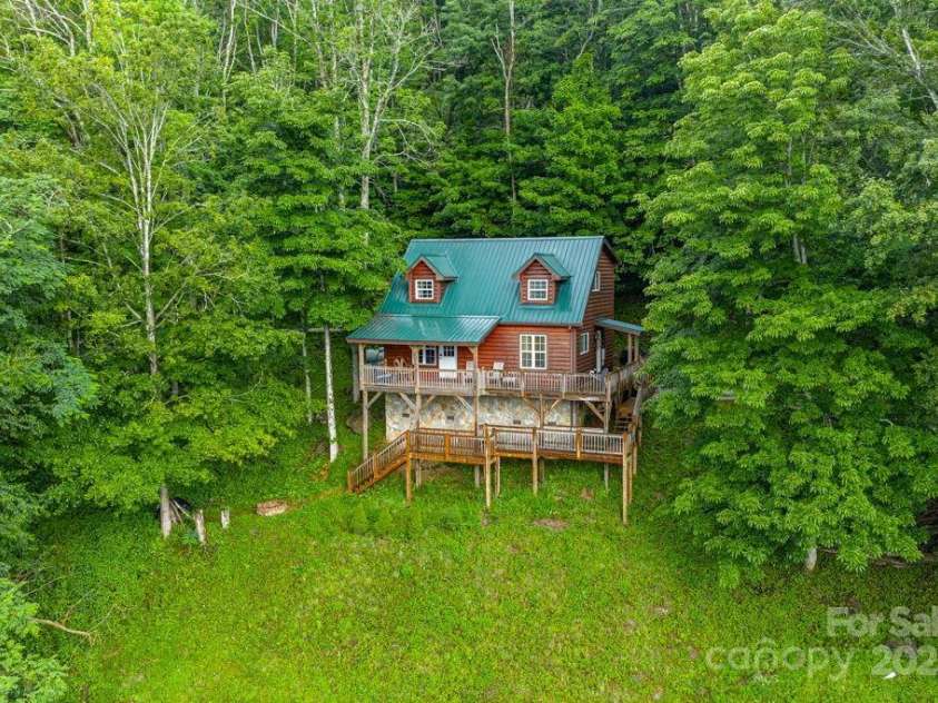 507 Appletree Drive, Newland, NC 28657.  MLS# CAR4280712, YatesRealty ID 27113. 
