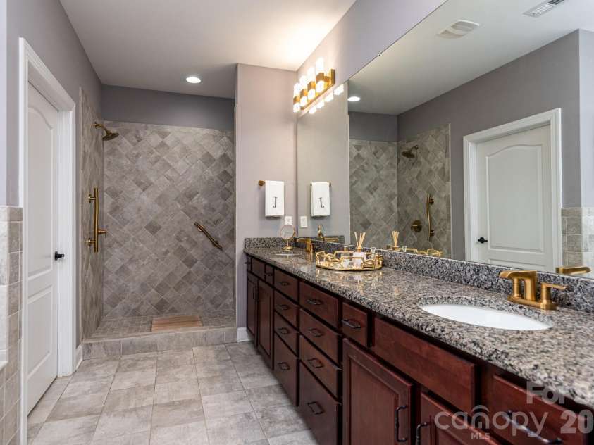 12003 Meetinghouse Drive, Cornelius, NC 28031.  MLS# CAR4384359, YatesRealty ID 27114. 