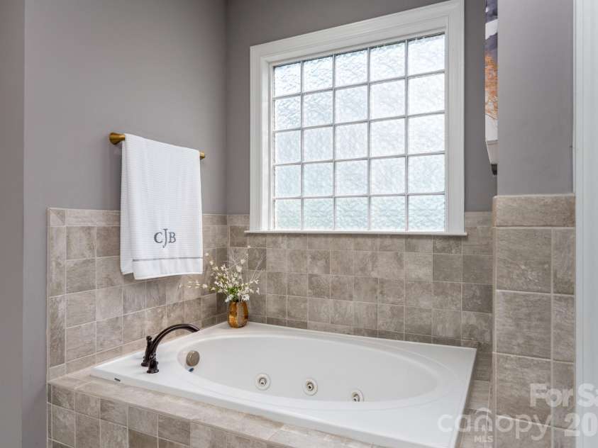 12003 Meetinghouse Drive, Cornelius, NC 28031.  MLS# CAR4384359, YatesRealty ID 27114. 