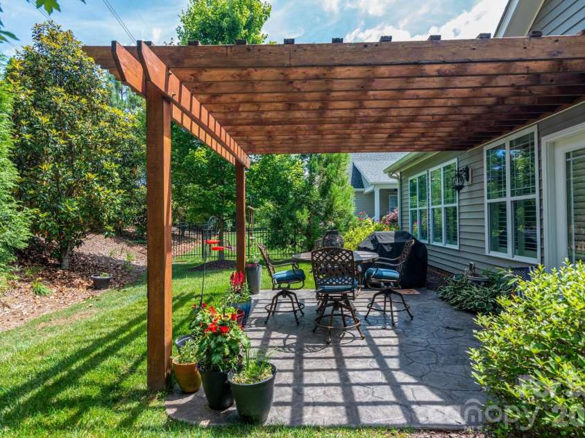 12003 Meetinghouse Drive, Cornelius, NC 28031.  MLS# CAR4384359, YatesRealty ID 27114. 