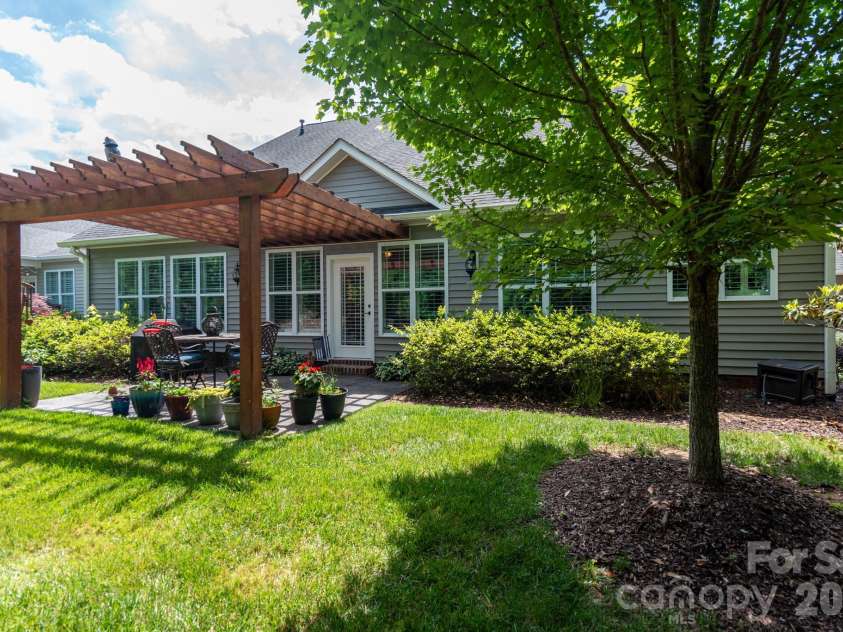 12003 Meetinghouse Drive, Cornelius, NC 28031.  MLS# CAR4384359, YatesRealty ID 27114. 