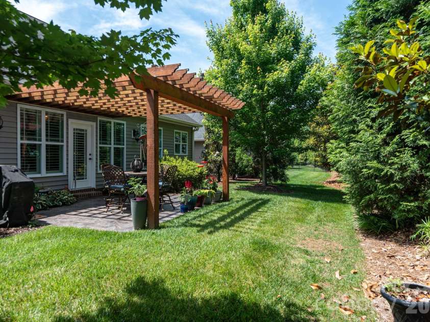 12003 Meetinghouse Drive, Cornelius, NC 28031.  MLS# CAR4384359, YatesRealty ID 27114. 