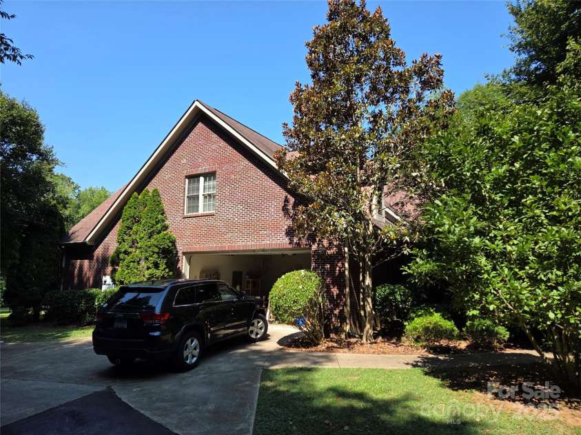 7116 Spruce Pine Trail, Waxhaw, NC 28173.  MLS# CAR4283205, YatesRealty ID 27114. 