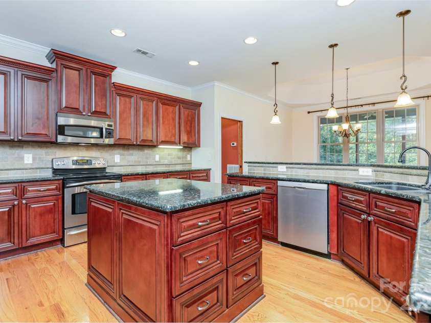 7116 Spruce Pine Trail, Waxhaw, NC 28173.  MLS# CAR4309389, YatesRealty ID 27114. 