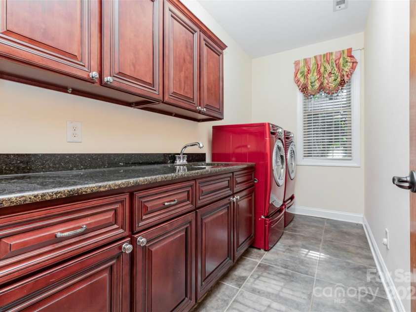 7116 Spruce Pine Trail, Waxhaw, NC 28173.  MLS# CAR4309389, YatesRealty ID 27114. 