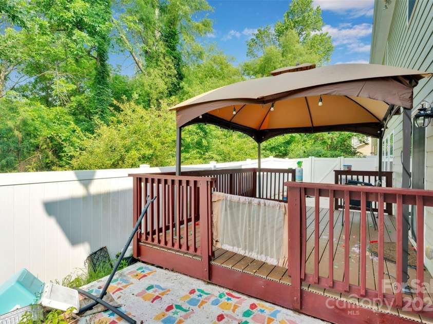 11538 Ardrey Crest Drive, Charlotte, NC 28277.  MLS# CAR4271194, YatesRealty ID 27115. 