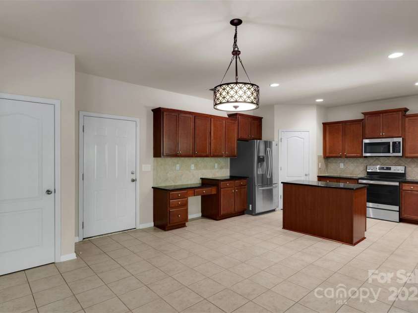 11538 Ardrey Crest Drive, Charlotte, NC 28277.  MLS# CAR4271194, YatesRealty ID 27115. 