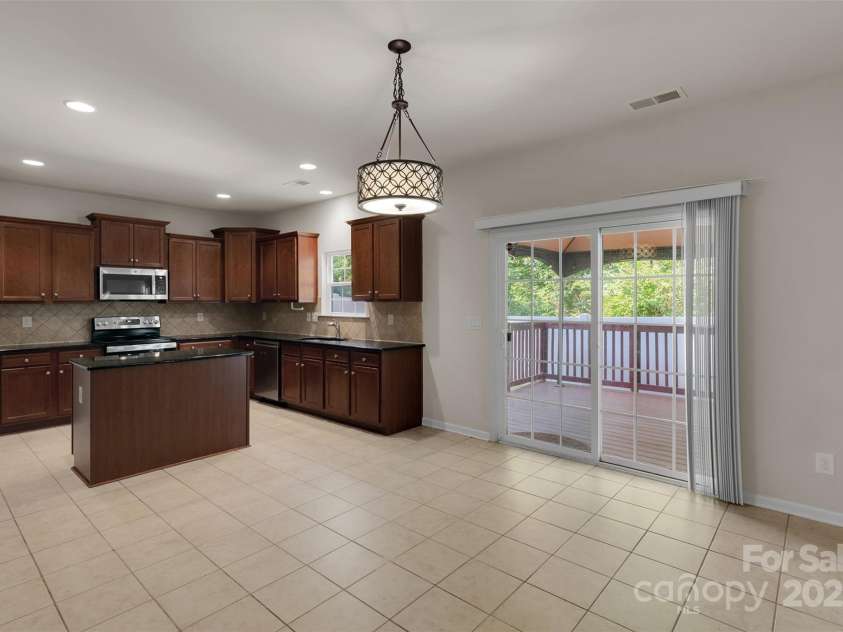 11538 Ardrey Crest Drive, Charlotte, NC 28277.  MLS# CAR4271194, YatesRealty ID 27115. 