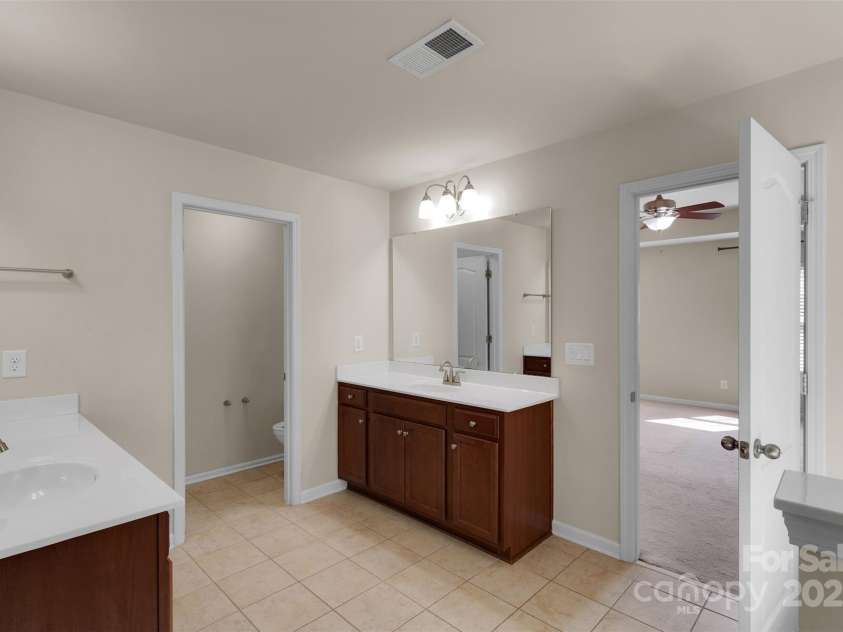 11538 Ardrey Crest Drive, Charlotte, NC 28277.  MLS# CAR4271194, YatesRealty ID 27115. 