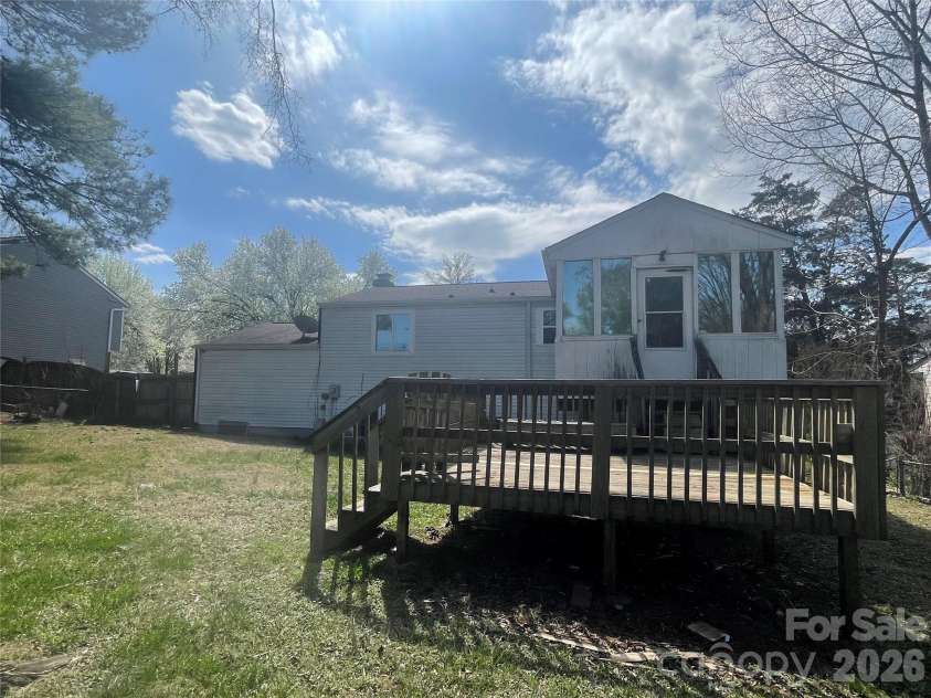1221 Farmfield Lane, Charlotte, NC 28213.  MLS# CAR4351416, YatesRealty ID 27115. Back of home