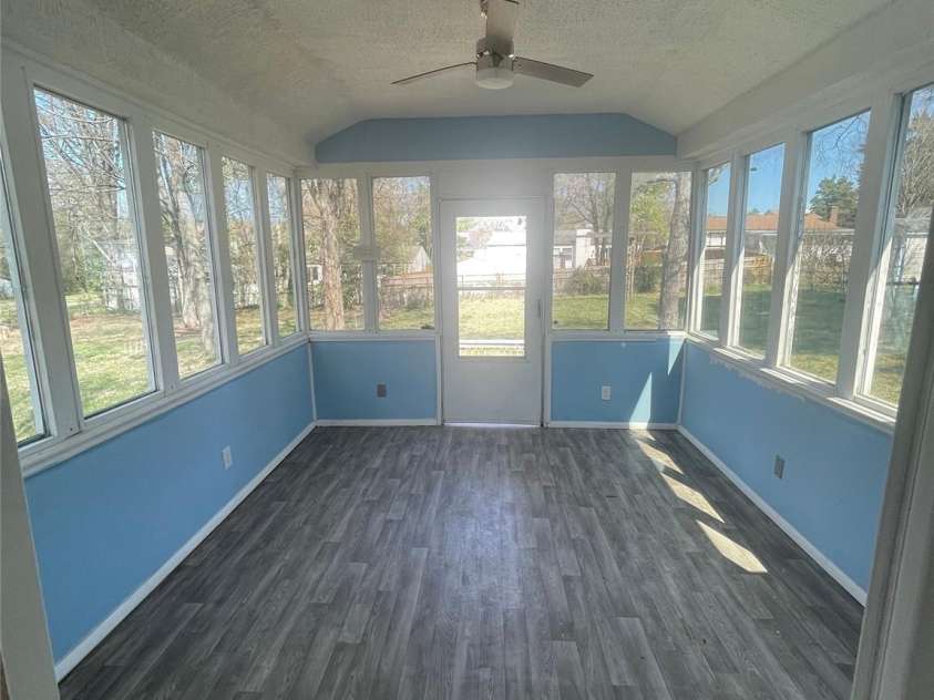 1221 Farmfield Lane, Charlotte, NC 28213.  MLS# CAR4351416, YatesRealty ID 27115. Sunroom