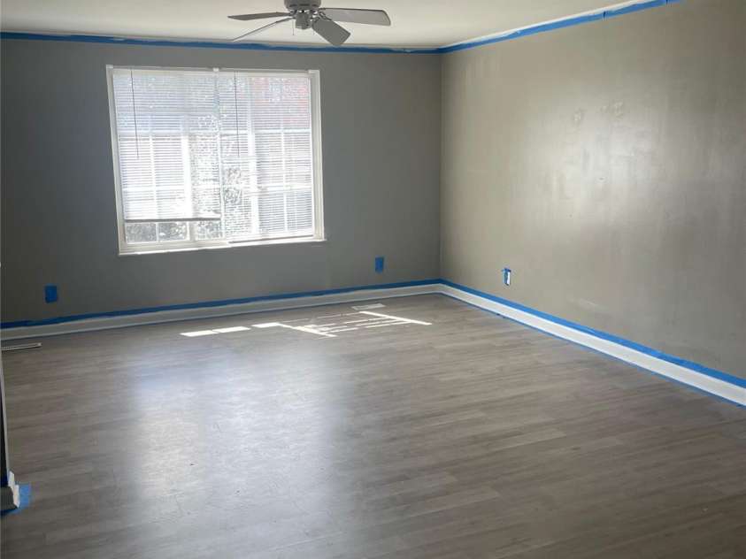 1221 Farmfield Lane, Charlotte, NC 28213.  MLS# CAR4351416, YatesRealty ID 27115. Upstairs living room