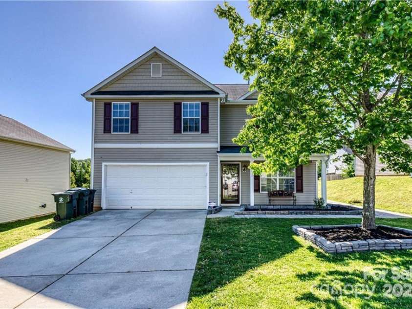 722 Overlook Road, Lowell, NC 28098.  MLS# CAR4272122, YatesRealty ID 27116. 