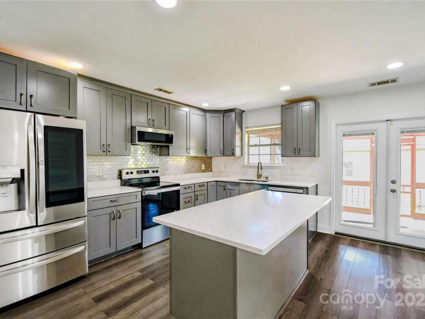 722 Overlook Road, Lowell, NC 28098.  MLS# CAR4272122, YatesRealty ID 27116. 