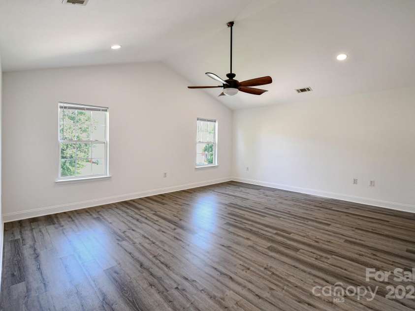 722 Overlook Road, Lowell, NC 28098.  MLS# CAR4272122, YatesRealty ID 27116. 