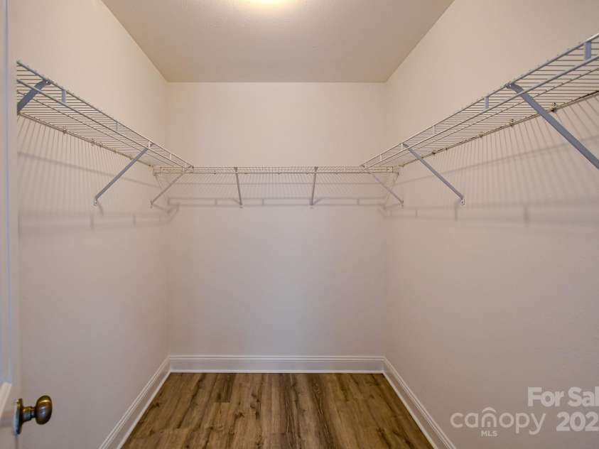 722 Overlook Road, Lowell, NC 28098.  MLS# CAR4272122, YatesRealty ID 27116. 