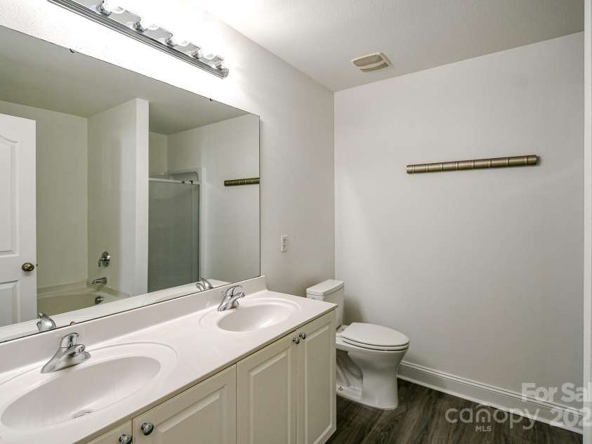 722 Overlook Road, Lowell, NC 28098.  MLS# CAR4272122, YatesRealty ID 27116. 
