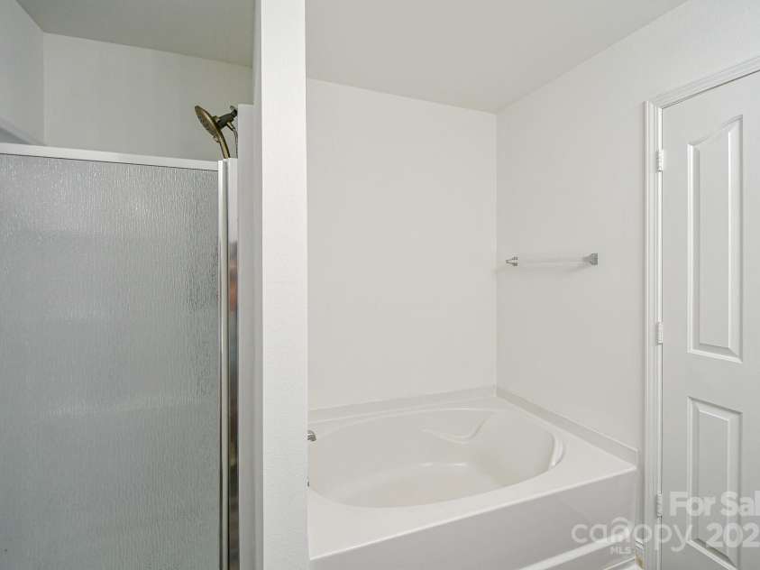 722 Overlook Road, Lowell, NC 28098.  MLS# CAR4272122, YatesRealty ID 27116. 