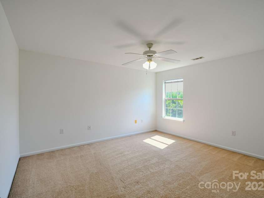 722 Overlook Road, Lowell, NC 28098.  MLS# CAR4272122, YatesRealty ID 27116. 