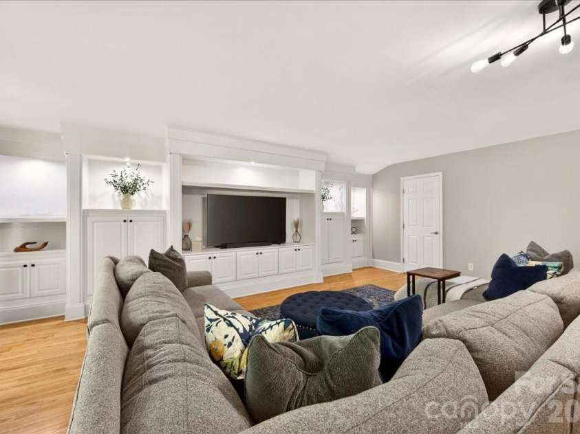 3816 Smokerise Hill Drive, Charlotte, NC 28277.  MLS# CAR4384889, YatesRealty ID 27117. 
