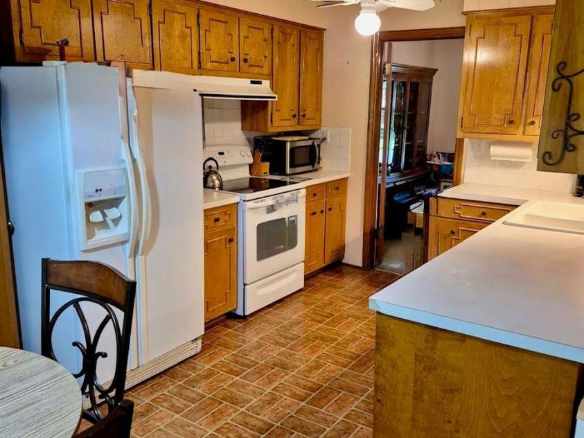 8616 Fallsdale Drive, Charlotte, NC 28214.  MLS# CAR4266816, YatesRealty ID 27117. 