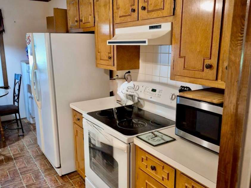 8616 Fallsdale Drive, Charlotte, NC 28214.  MLS# CAR4266816, YatesRealty ID 27117. 