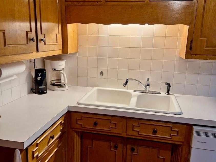 8616 Fallsdale Drive, Charlotte, NC 28214.  MLS# CAR4266816, YatesRealty ID 27117. 