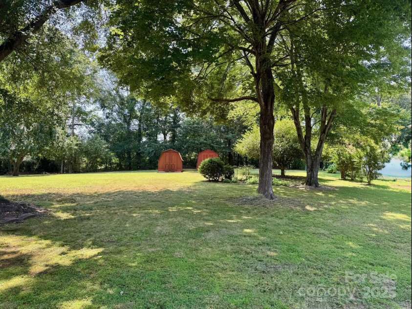 8616 Fallsdale Drive, Charlotte, NC 28214.  MLS# CAR4266816, YatesRealty ID 27117. 