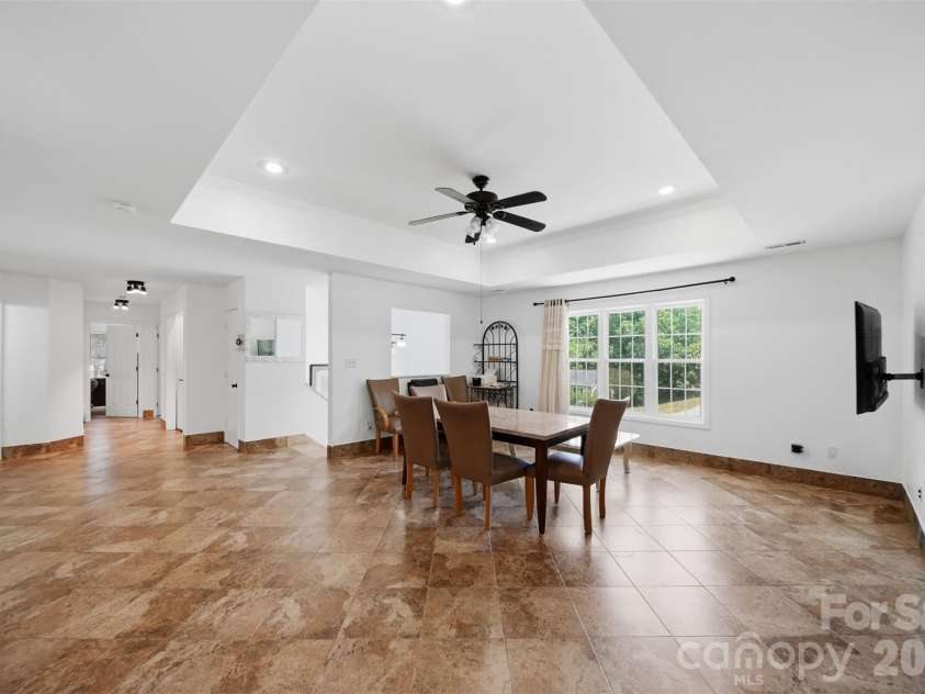 107 Cliffwood Drive, Hudson, NC 28638.  MLS# CAR4384762, YatesRealty ID 27118. Open greatroom area