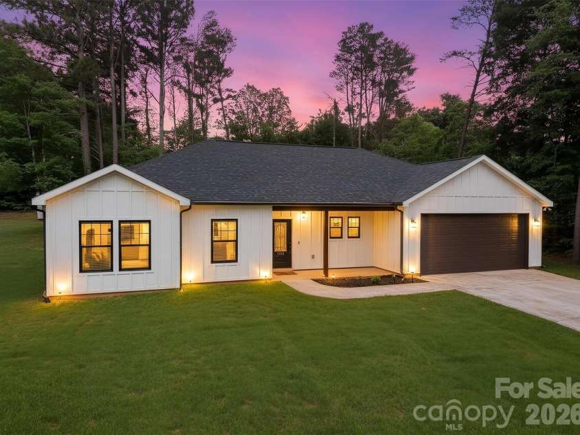 1026 Fye Drive, Newton, NC 28658.  MLS# CAR4375919, YatesRealty ID 27119. 