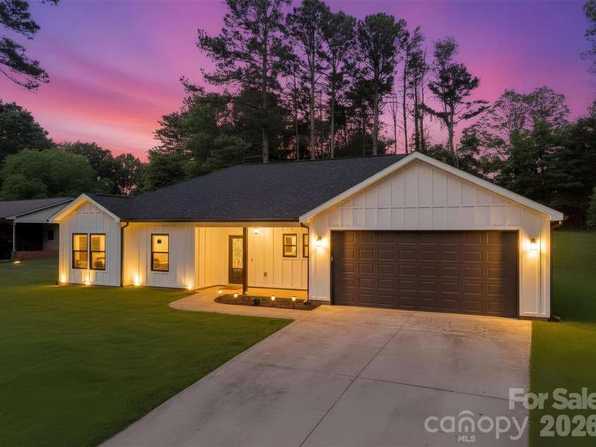 1026 Fye Drive, Newton, NC 28658.  MLS# CAR4375919, YatesRealty ID 27119. 