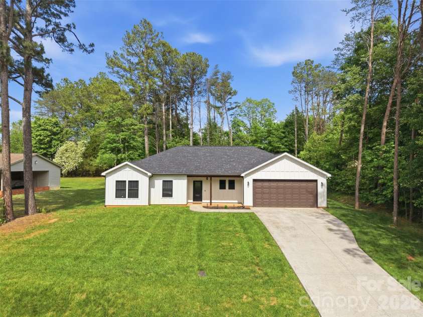 1026 Fye Drive, Newton, NC 28658.  MLS# CAR4375919, YatesRealty ID 27119. 