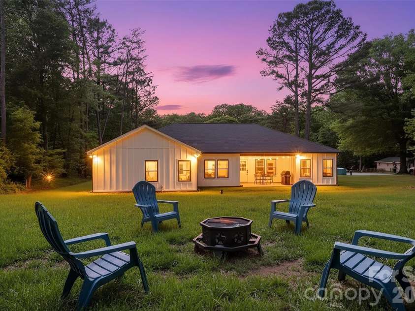 1026 Fye Drive, Newton, NC 28658.  MLS# CAR4375919, YatesRealty ID 27119. 