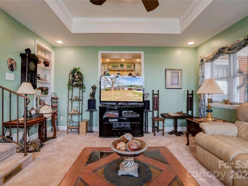107 Destiny Lane, Shelby, NC 28150.  MLS# CAR4234069, YatesRealty ID 2712. Family Room