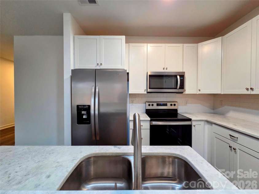 1124 Cleveland Avenue, Gastonia, NC 28052.  MLS# CAR4352074, YatesRealty ID 2712. Kitchen