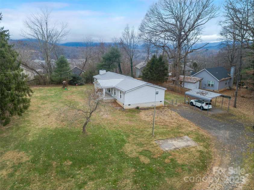 155 Maple Ridge Road, Candler, NC 28715.  MLS# CAR4331042, YatesRealty ID 2712. 